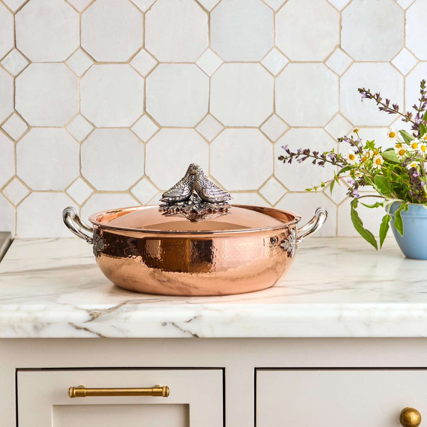 Opus Cupra hammered copper with stainless steel lining and decorated silver-plated lid knob finial from Ruffoni