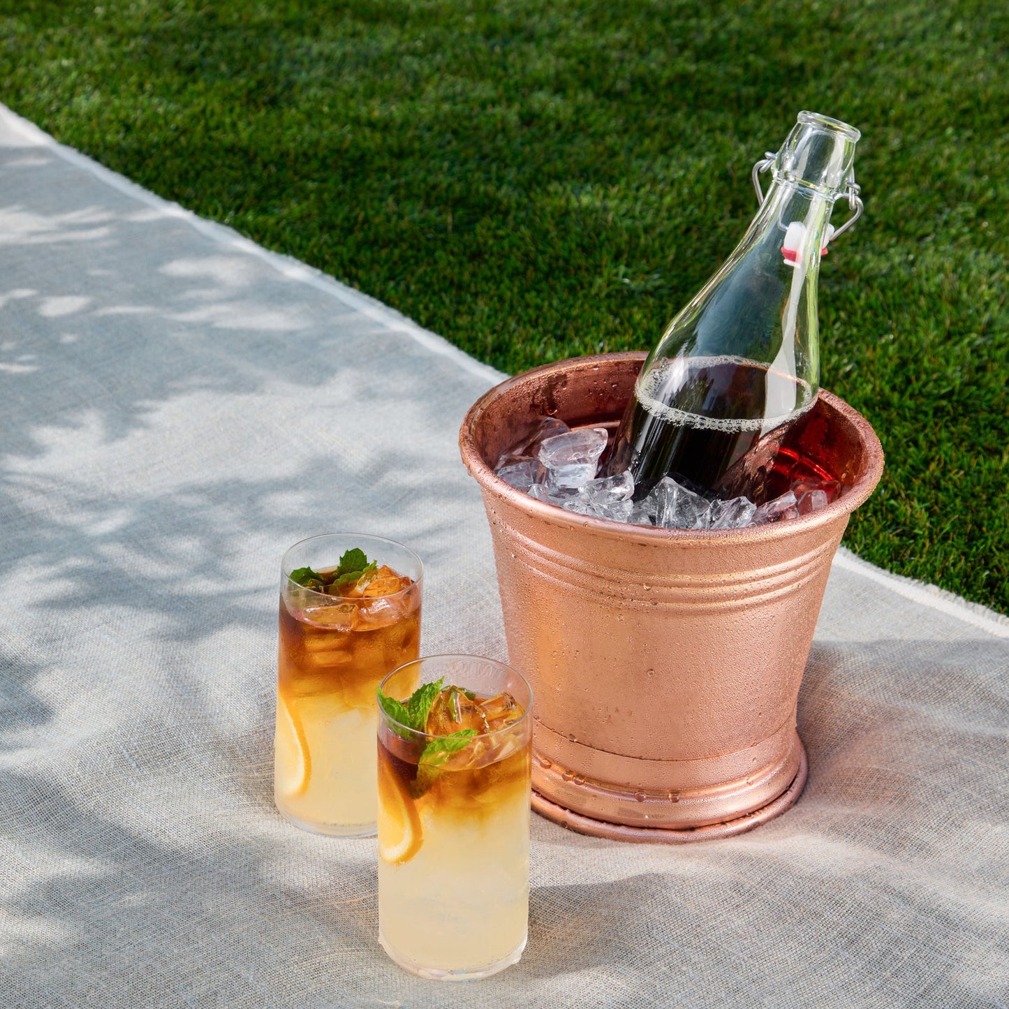 Hammered copper Round Wine Bucket from Ruffoni Historia collection