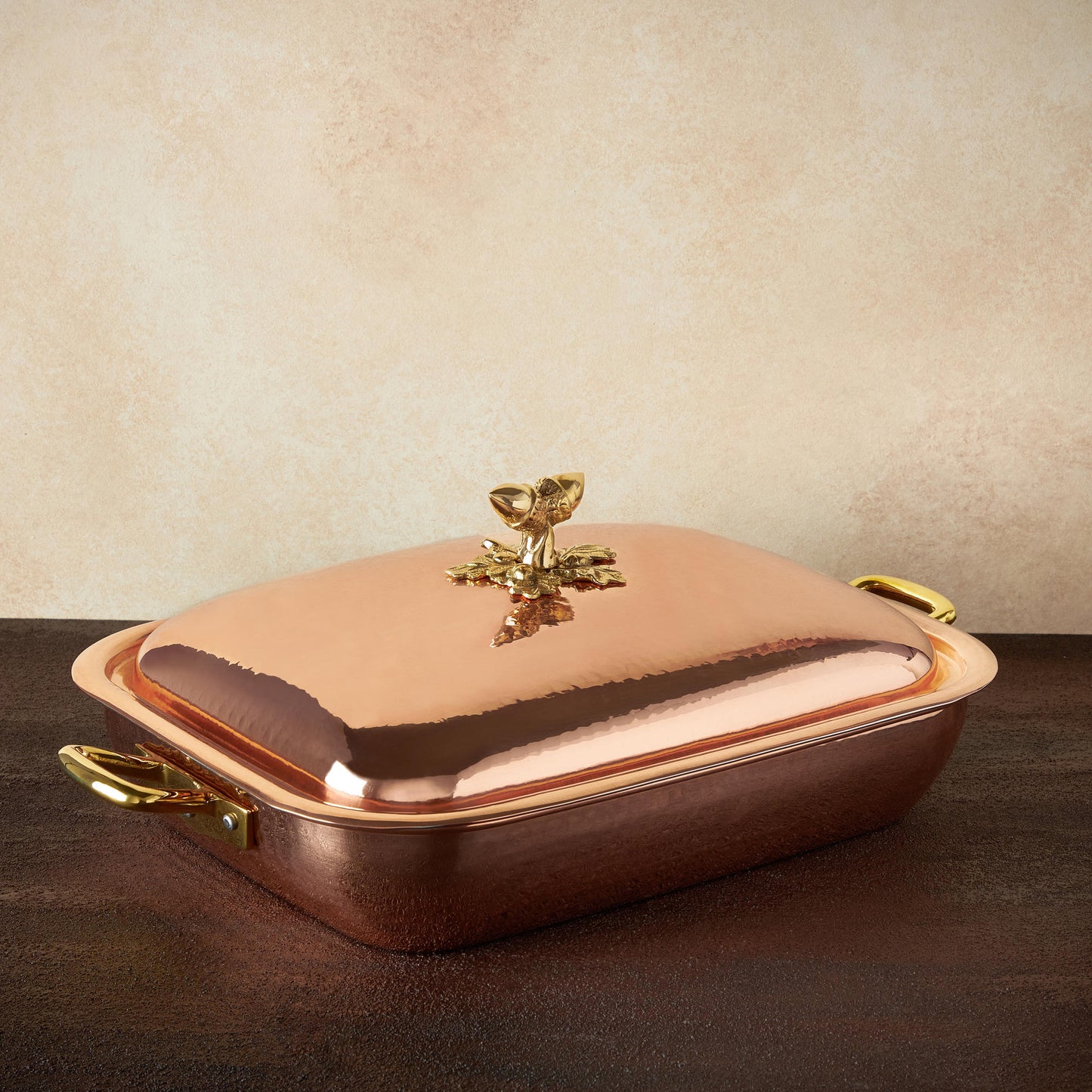 Hammered copper 5.5 Rectangular Roaster lined with high purity tin applied by hand over fire and bronze handles, from Ruffoni Historia collection