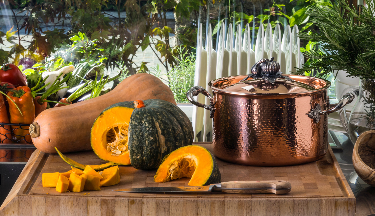 Ruffoni pot with pumpkins