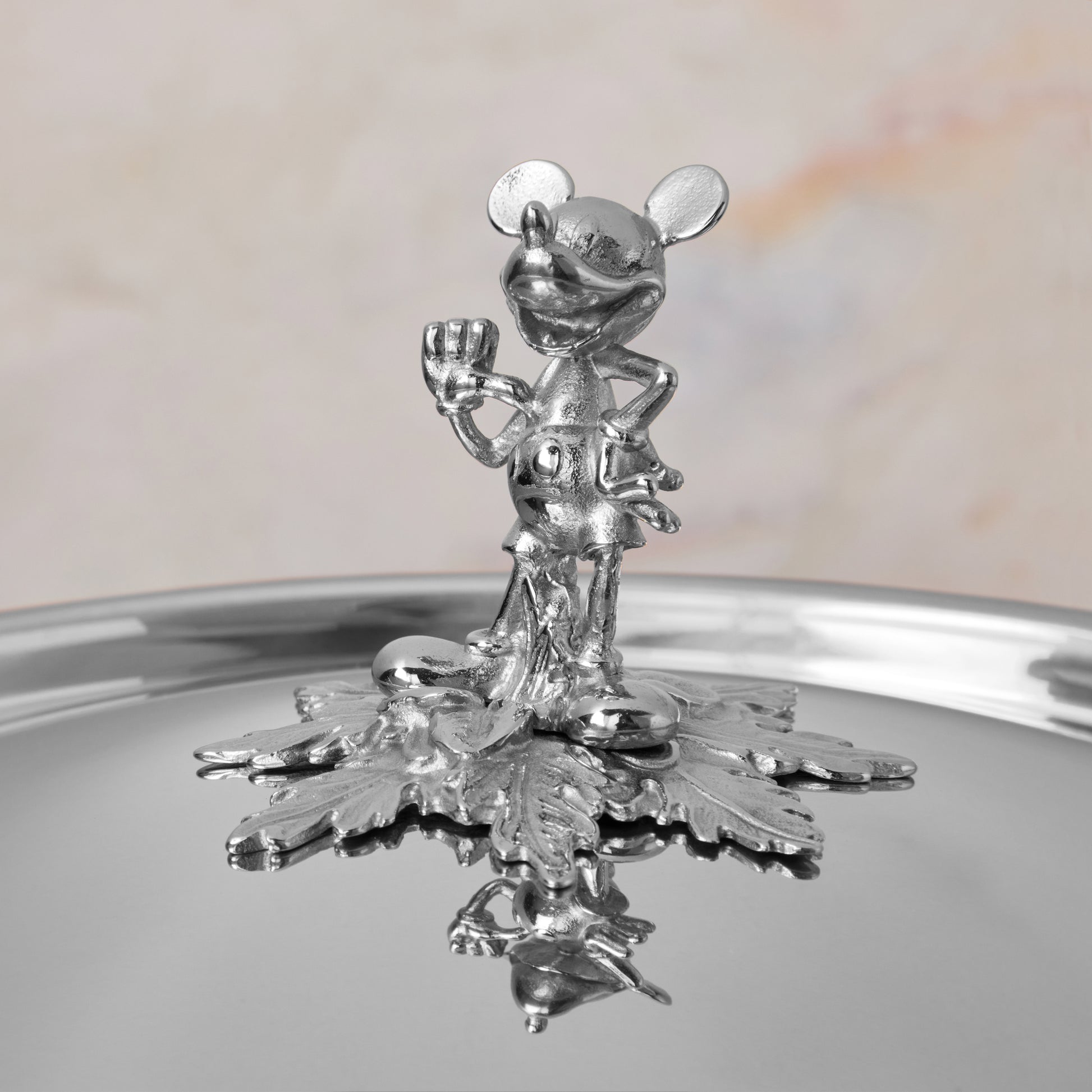 Disney by Ruffoni Opus Prima Decorated knob representing Mickey Mouse on a stainless steel lid by Ruffoni