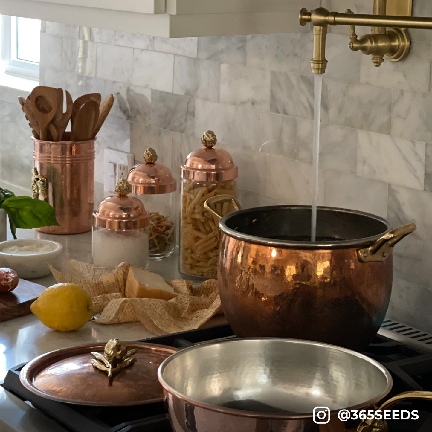 Hammered copper Stockpot lined with high purity tin applied by hand over fire and bronze handles, from Ruffoni Historia collection