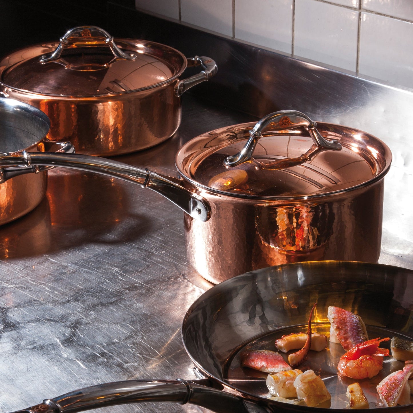 Saucepan with lid in hammered copper with stainless steel lining from Ruffoni