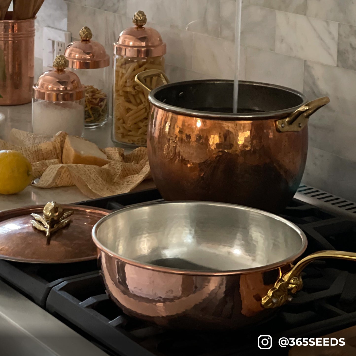 Hammered copper Chef's Pan lined with high purity tin applied by hand over fire and bronze handles, from Ruffoni Historia collection